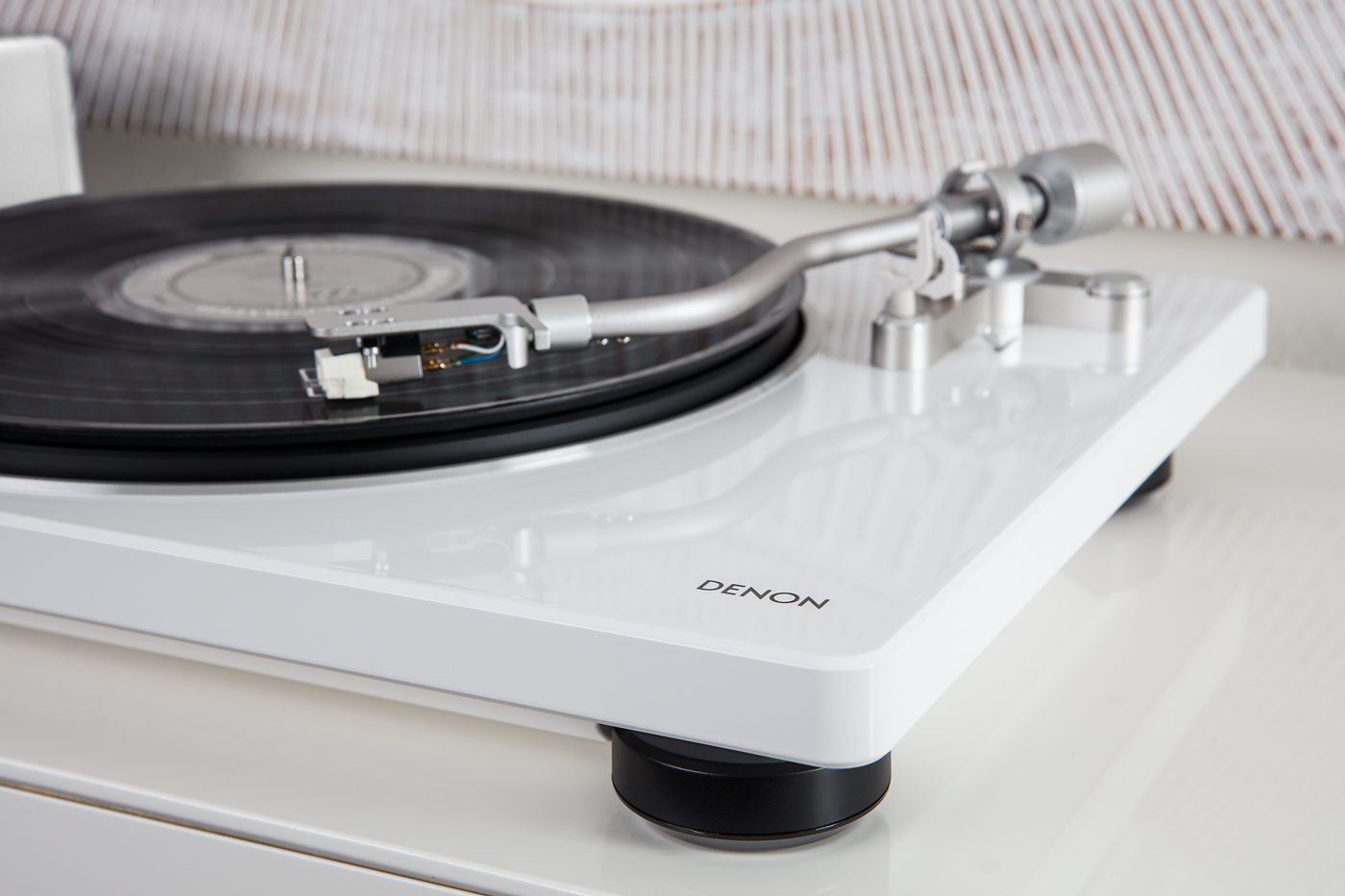 Denon DP-400 white