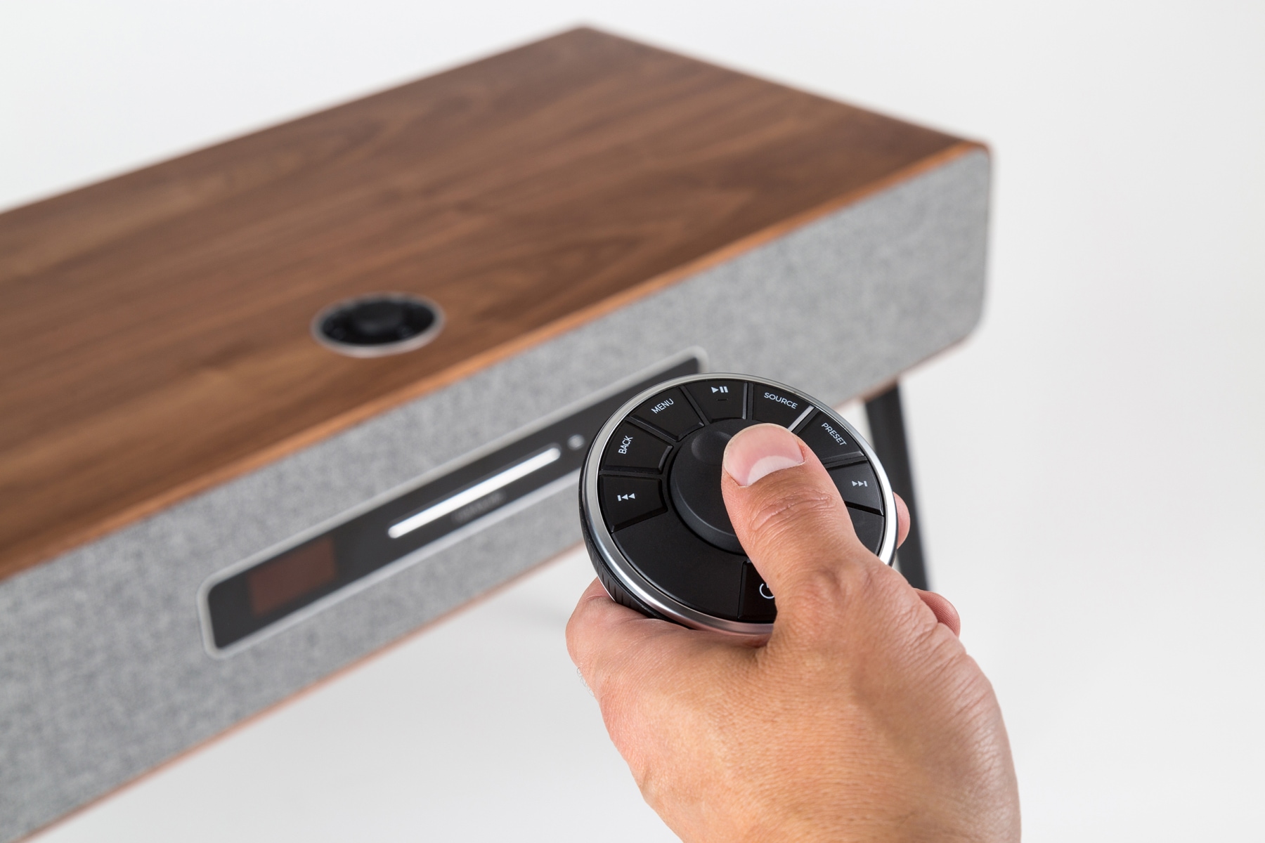 Ruark Audio R7 MK3 rich walnut