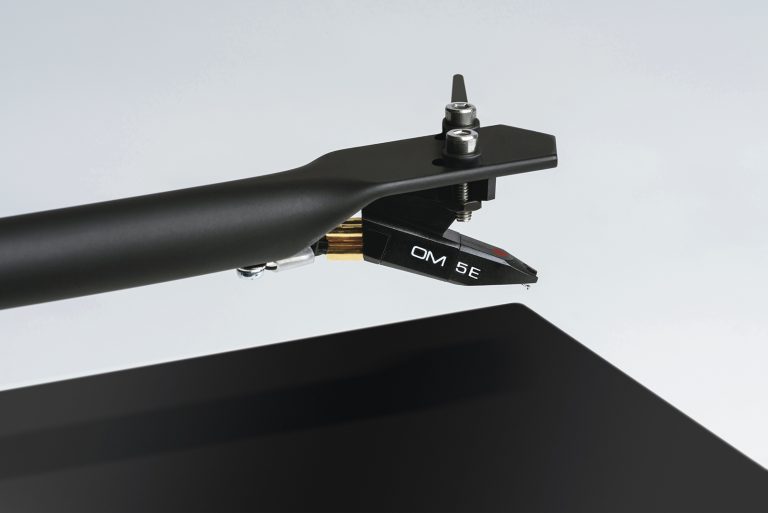 Pro-Ject T1 (Ortofon OM 5E) piano black