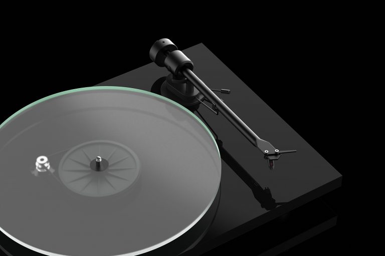 Pro-Ject T1 (Ortofon OM 5E) walnut