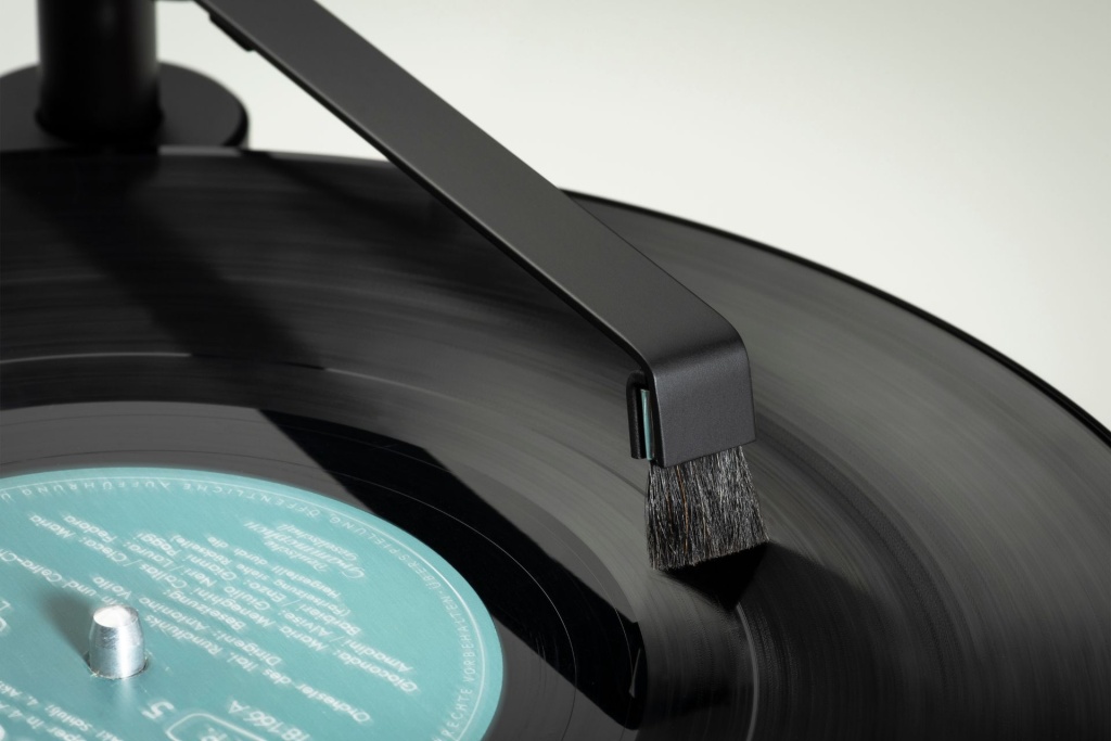Pro-Ject Sweep it E black